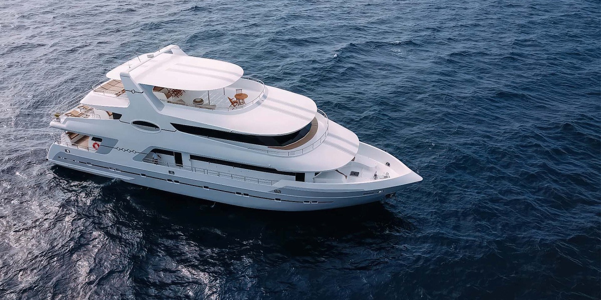 Аренда 31 метровой мега яхты Alice на Мальдивах - всё включено